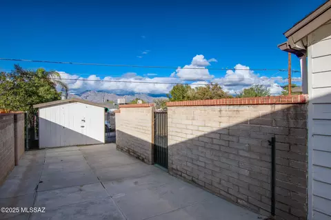 Exterior - 5417 E 8th St, Tucson, AZ 85711 photo 7 of 10