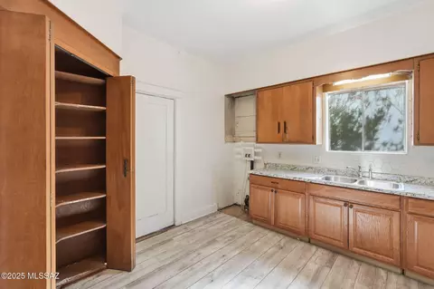 Kitchen - 28 E 15th St, Tucson, AZ 85701 photo 2 of 2
