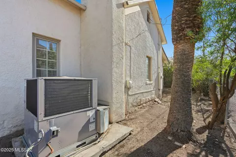 Exterior - 28 E 15th St, Tucson, AZ 85701 photo 13 of 14