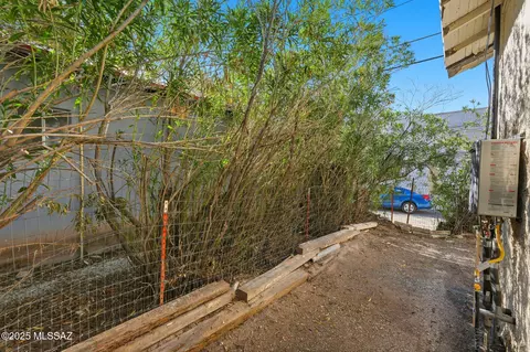 Exterior - 28 E 15th St, Tucson, AZ 85701 photo 6 of 14