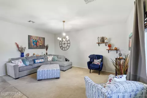 609 S Charles L Mckay Pl, Vail, AZ 85641