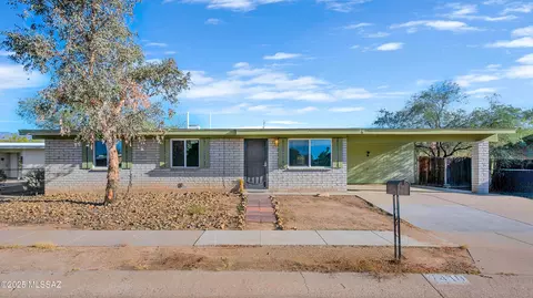 7410 N Patriot Dr, Tucson, AZ 85741