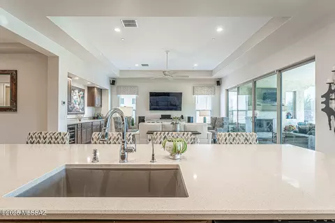 Kitchen - 2230 E Thunder Bluff Dr, Green Valley, AZ 85614 photo 4 of 5