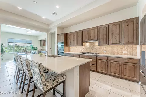 Kitchen - 2230 E Thunder Bluff Dr, Green Valley, AZ 85614 photo 5 of 5
