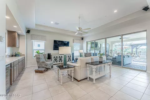 Living - 2230 E Thunder Bluff Dr, Green Valley, AZ 85614 photo 3 of 5