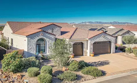 2230 E Thunder Bluff Dr, Green Valley, AZ 85614