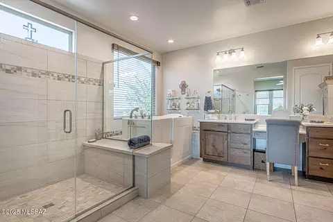 Bath - 2230 E Thunder Bluff Dr, Green Valley, AZ 85614 photo 1 of 3