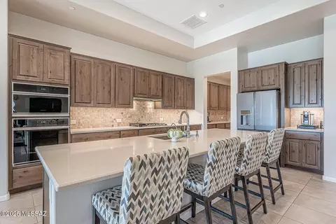 Kitchen - 2230 E Thunder Bluff Dr, Green Valley, AZ 85614 photo 2 of 5