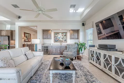 Living - 2230 E Thunder Bluff Dr, Green Valley, AZ 85614 photo 4 of 5