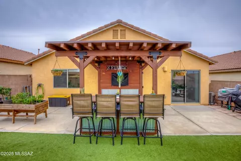 62 W James Wade Pl, Vail, AZ 85641