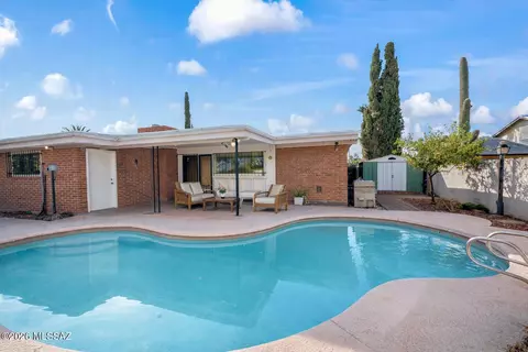 8601 E Mabel Pl, Tucson, AZ 85715