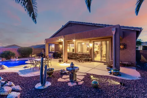 60621 Eagle Heights Dr, Tucson, AZ 85739