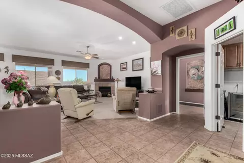 Entry Way - 60621 Eagle Heights Dr, Tucson, AZ 85739 photo 3 of 3