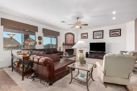 Living - 60621 Eagle Heights Dr, Tucson, AZ 85739 photo 4 of 4