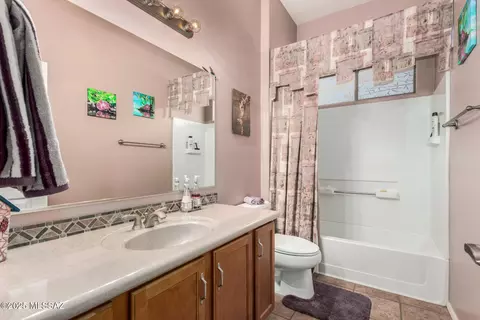 Bath - 60621 Eagle Heights Dr, Tucson, AZ 85739 photo 2 of 2