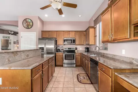 Kitchen - 60621 Eagle Heights Dr, Tucson, AZ 85739 photo 5 of 5