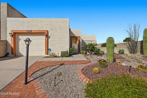 2750 S Calle Morena, Green Valley, AZ 85622