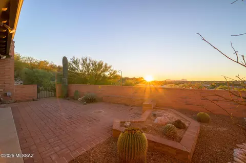 8701 N Coral Ridge Loop, Tucson, AZ 85704