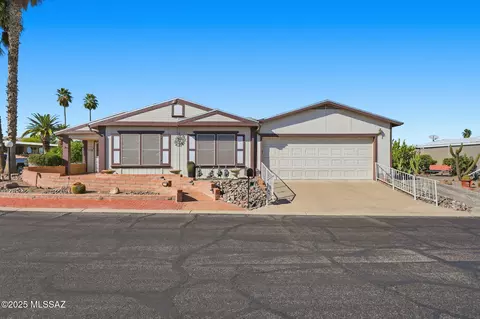 150 W Rosa Dr, Green Valley, AZ 85614