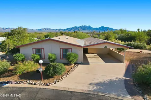 155 W Pinon Dr, Green Valley, AZ 85614