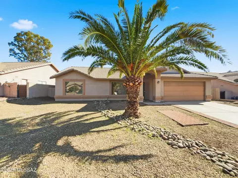 Exterior - 9330 E Lochnay Ln, Tucson, AZ 85747 photo 4 of 4