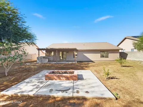 Exterior - 9330 E Lochnay Ln, Tucson, AZ 85747 photo 2 of 4