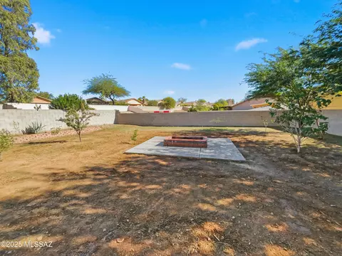 Exterior - 9330 E Lochnay Ln, Tucson, AZ 85747 photo 3 of 4