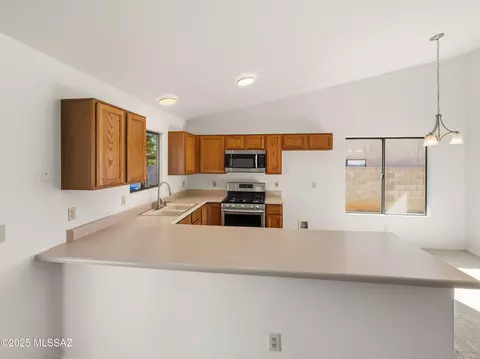 Kitchen - 9330 E Lochnay Ln, Tucson, AZ 85747 photo 2 of 2