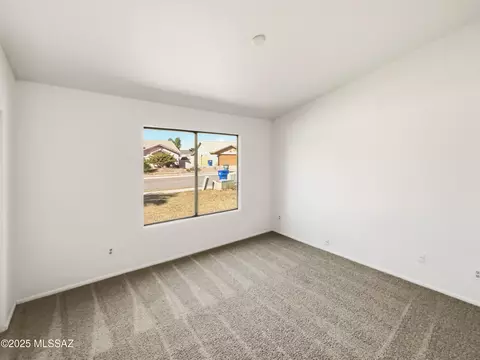 Bedroom - 9330 E Lochnay Ln, Tucson, AZ 85747 photo 5 of 7