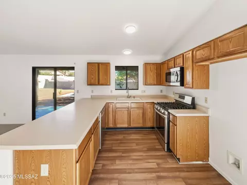 Kitchen - 9330 E Lochnay Ln, Tucson, AZ 85747 photo 1 of 2