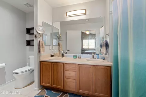 Bath - 509 E Cactus Mountain Dr, Vail, AZ 85641 photo 1 of 2