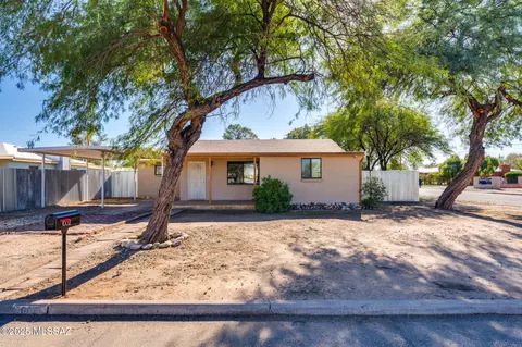 1002 E Simmons St, Tucson, AZ 85719