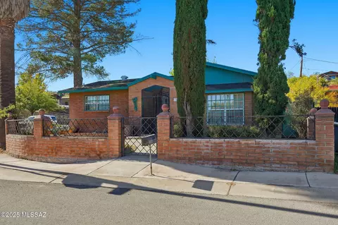2735 N Silver Reef Dr, Nogales, AZ 85621