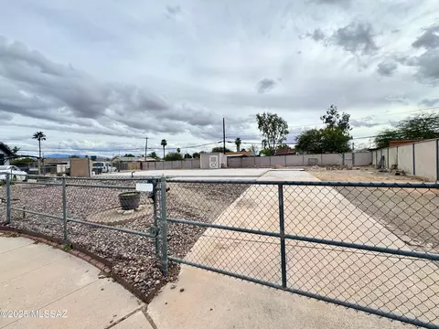 3241 S Capri Cir, Tucson, AZ 85713