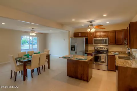 831 E Hedrick, Tucson, AZ 85719 photo 2