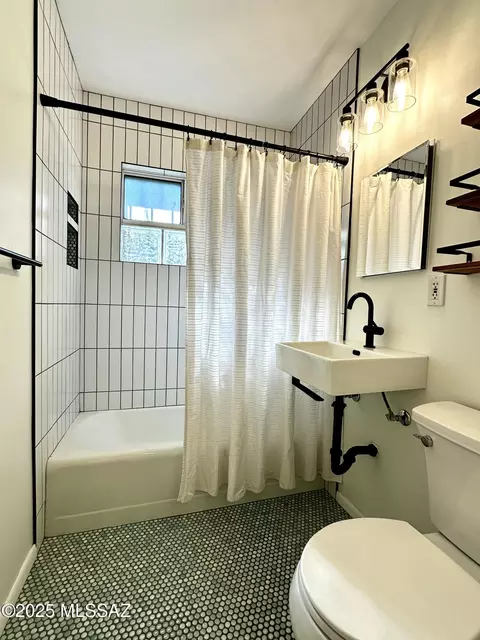 1404 E Spring St, Tucson, AZ 85719 photo 3