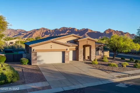 11880 N Thornbush Dr, Oro Valley, AZ 85737