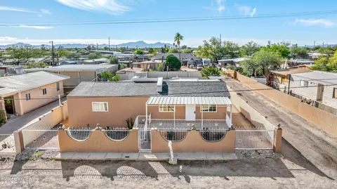 3348 E Holladay St, Tucson, AZ 85706