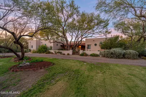 10475 E Speedway Blvd, Tucson, AZ 85748