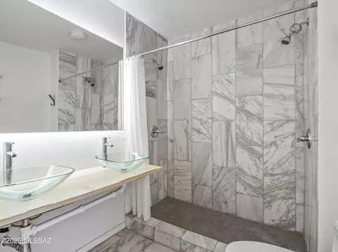 Bath - 3560 E Wilds Rd, Tucson, AZ 85739 photo 1 of 2