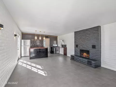 Living - 3560 E Wilds Rd, Tucson, AZ 85739 photo 1 of 5