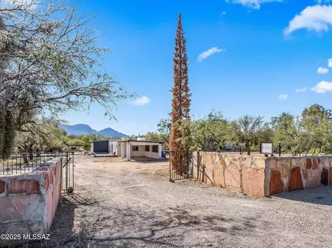 Exterior - 3560 E Wilds Rd, Tucson, AZ 85739 photo 1 of 10