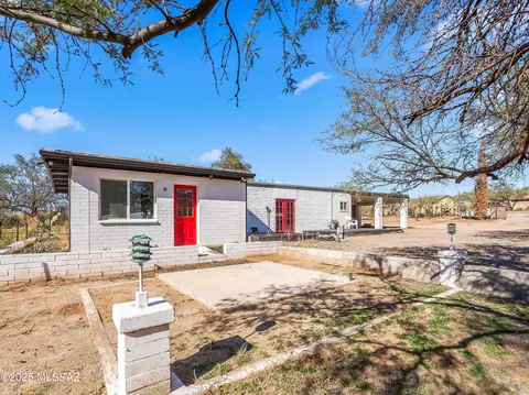 Exterior - 3560 E Wilds Rd, Tucson, AZ 85739 photo 4 of 10