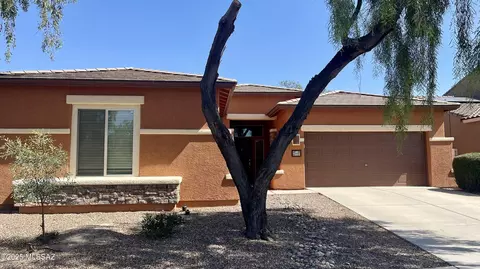7504 W Cosmic Sky Dr, Tucson, AZ 85743