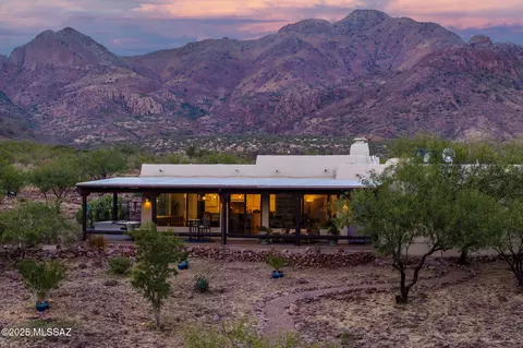 41 Guadalupe Ln, Tubac, AZ 85646