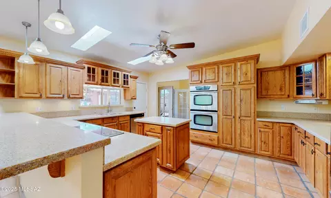 Kitchen - 5272 E 4th St, Tucson, AZ 85711 photo 5 of 6