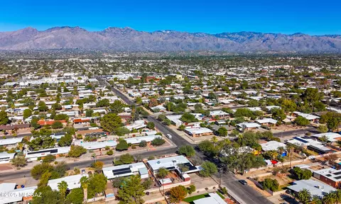 View/Area - 5272 E 4th St, Tucson, AZ 85711 photo 7 of 8