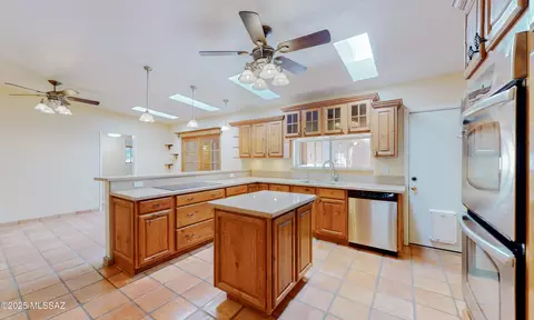Kitchen - 5272 E 4th St, Tucson, AZ 85711 photo 3 of 6