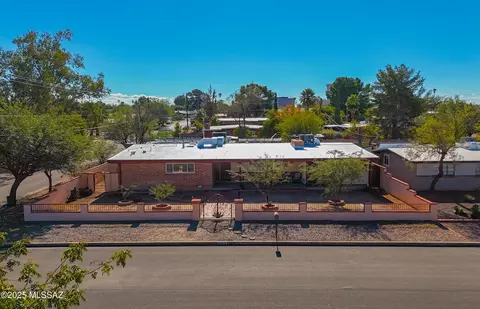 View/Area - 5272 E 4th St, Tucson, AZ 85711 photo 2 of 8