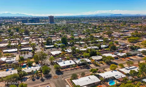 View/Area - 5272 E 4th St, Tucson, AZ 85711 photo 6 of 8